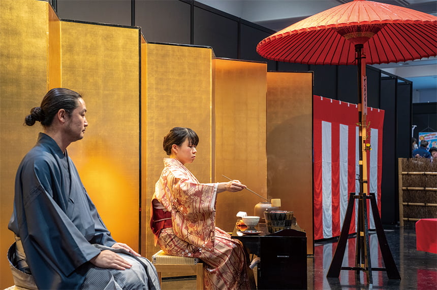 Tea ceremony by the Urasenke school:500 yen（Japanese confectionery included）